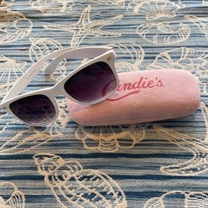 Sun glasses with Candie’s glasses case